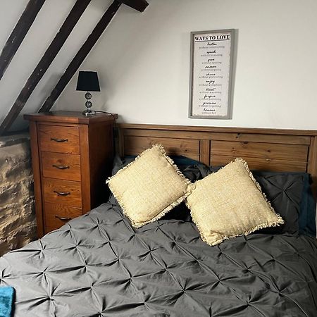 Crosskeys Inn Guest Rooms In Wye Valley Goodrich エクステリア 写真