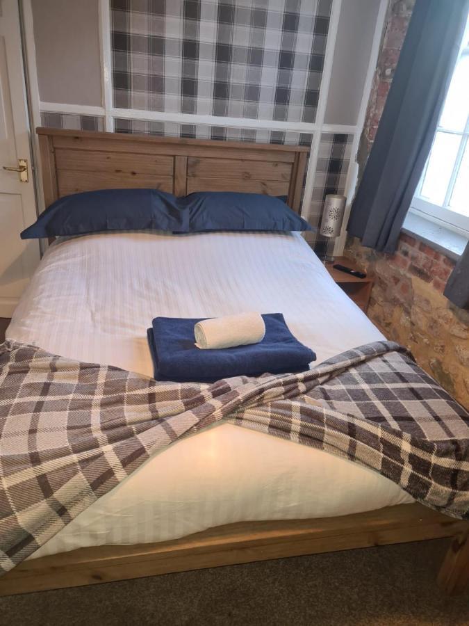 Crosskeys Inn Guest Rooms In Wye Valley Goodrich エクステリア 写真
