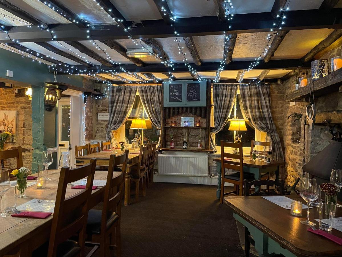Crosskeys Inn Guest Rooms In Wye Valley Goodrich エクステリア 写真