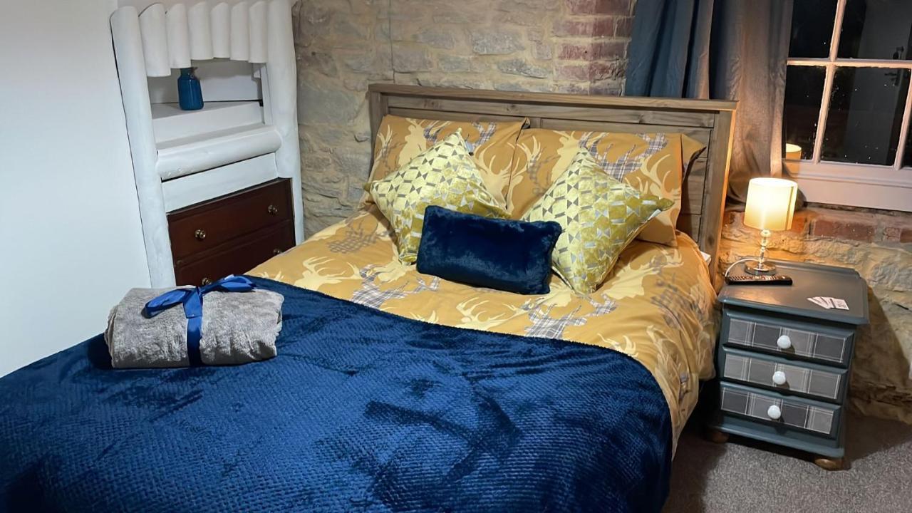 Crosskeys Inn Guest Rooms In Wye Valley Goodrich エクステリア 写真