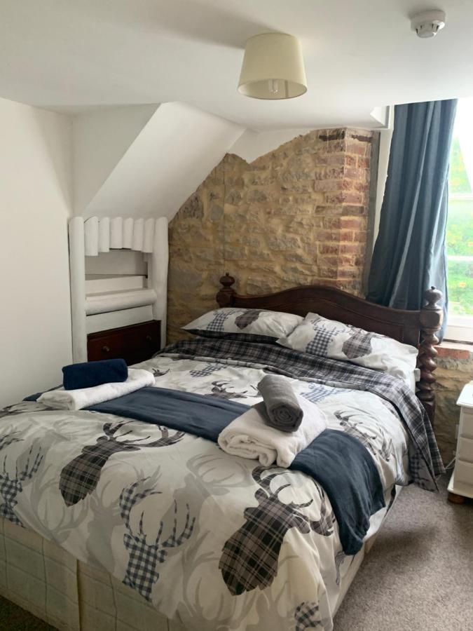 Crosskeys Inn Guest Rooms In Wye Valley Goodrich エクステリア 写真